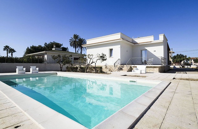 Villa Marsala - with private pool, A/C, WIFI, near the Sea
