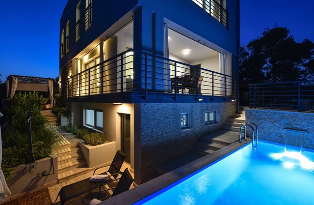 Villa Mirta, surrounded by nature, stunning view, close to the beach, 3 bedroom