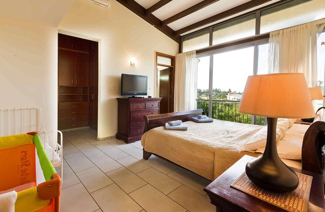 Villa Nasia, 3 Bedrooms Villa in Latchi