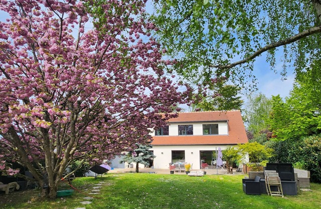 Villa Neuve Centre Village