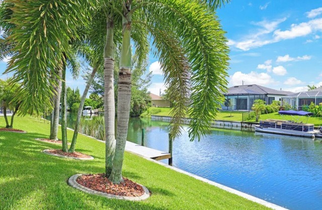 VILLA NO.1🇨🇭🇩🇪POOLVILLA AM KANAL/🇺🇸FAMILY FRIENDLY POOL VILLA CANAL FRONT