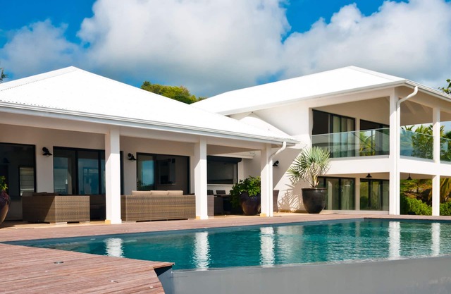 Villa Ocean House, large pool and sea view