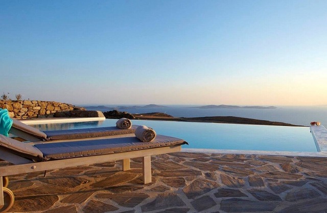 Villa of Cycladic Design, Private Pool, Stunning Views to the Sea & Sunsets near Choulakia Beach