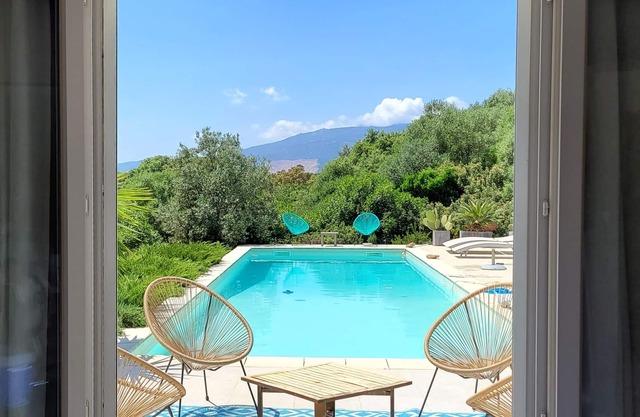 Villa P-Vecchio sud145 m2, 8 people, wifi, air conditioner, swimming pool 14 m.