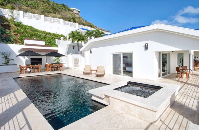 Villa Paradiso (5/6 Rooms)