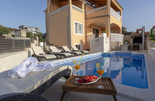Villa Patria (V9732-K1) - Razanj