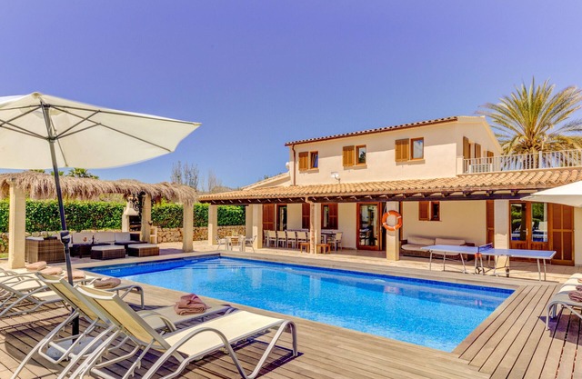 Villa Ponent for 8 people with pool and BBQ in the Pollensa countryside and near the beach.