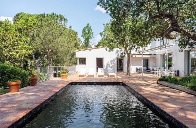 Villa 'Sagulla' with Sea View, Shared Pool and Wi-Fi