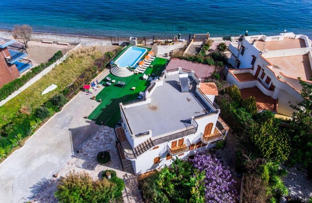 Villa Silvia by Ville in Palermo