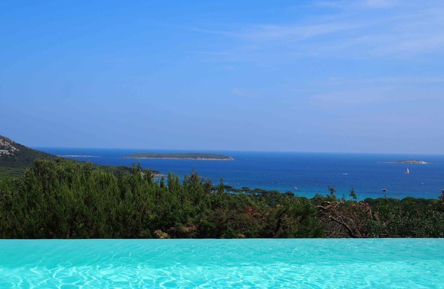Villa sleeps 12, grandiose view on Palombaggia beach. Air conditioner