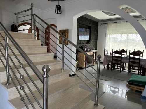 Villa spacieuse avec jardin & vue mer