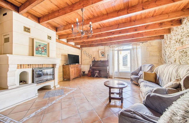Villa 'St Genès' with Private Garden and Wi-Fi
