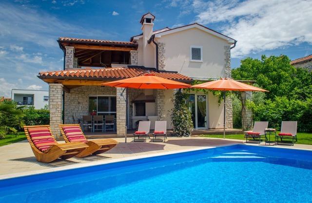 Villa Sunset with sea view for 6 persons near Novigrad