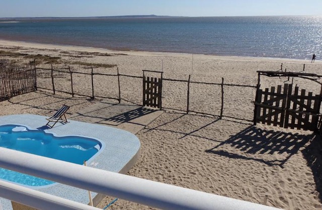 villa sur la plage et piscine