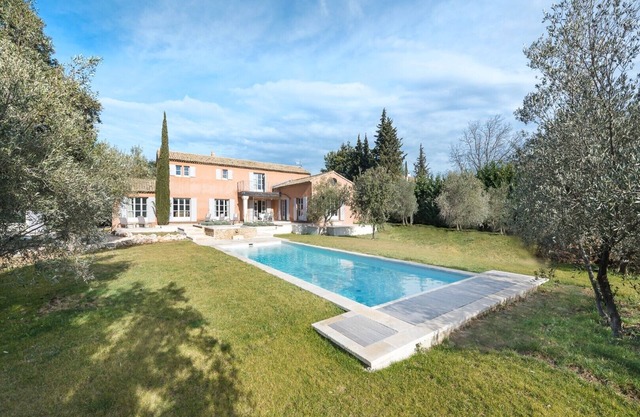 Villa the Cicada Heart