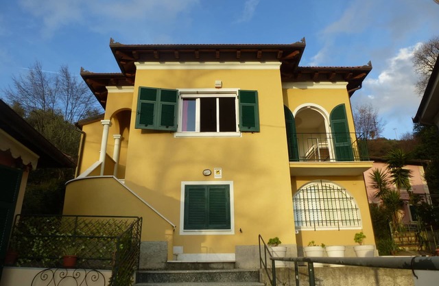 Villa Tigula: between Portofino and 5 Terre, among the olive trees and the sea.