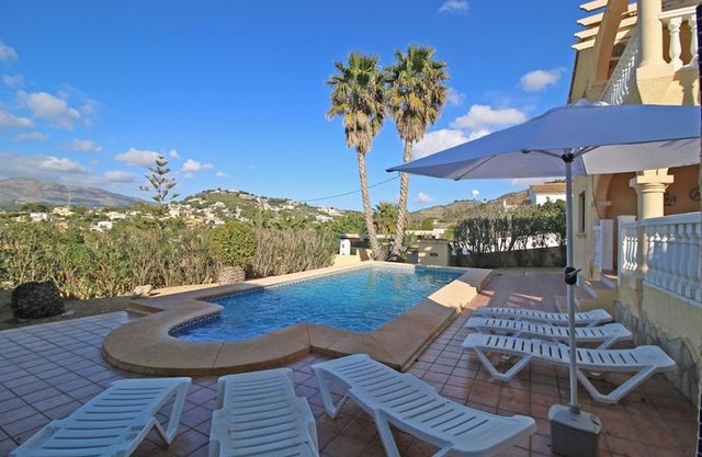 Villa Tosal con 6 dormitorios, wifi, parking, jardín y piscina privada