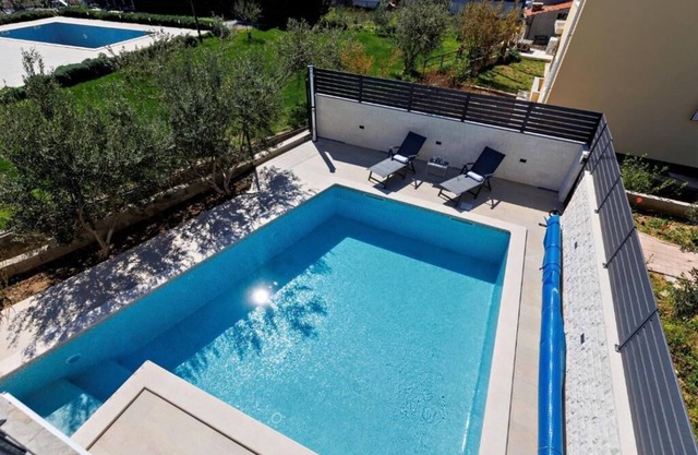 Villa Trapezium - private heated pool & table soccer
