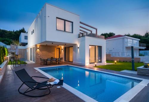 Villa Trogir Deluxe 1 6 Beautiful Bedrooms - Sea Front Private Pools - Sauna