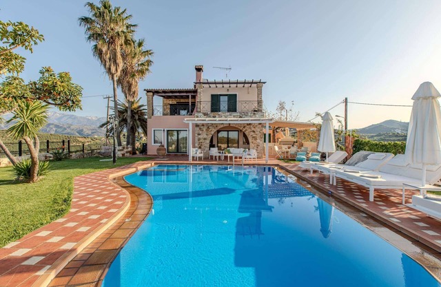 Villa Trouli - Three Bedroom Villa, Sleeps 6