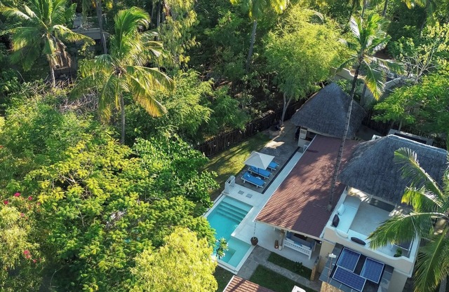 VILLA VITTORIA, private villa with pool and chef