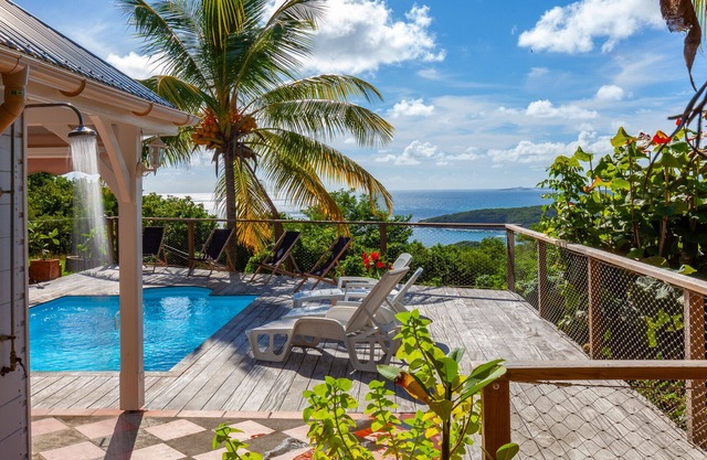 Villa Vue Sauvage in Tartane, in the Caravelle nature reserve.