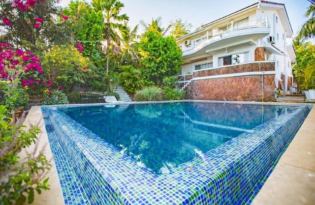 Villa with a Jaccuzi in Nerul, Goa, by GuestHouser 62989