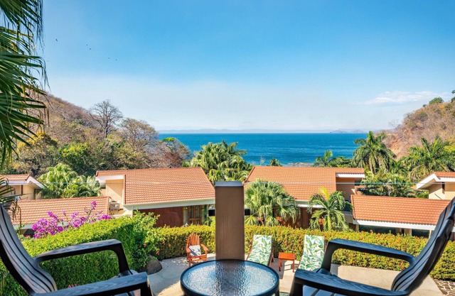Villa with an Ocean View and Private Pool In Bahia Pez Vela Resort