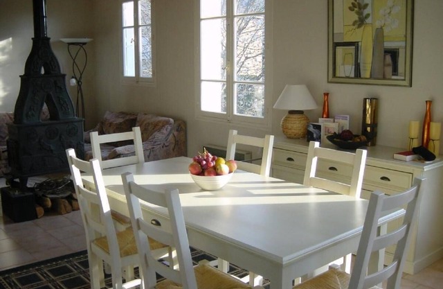 Villa with garden on Mount Canigó close to ski-ing and beaches, Parking & Wifi.