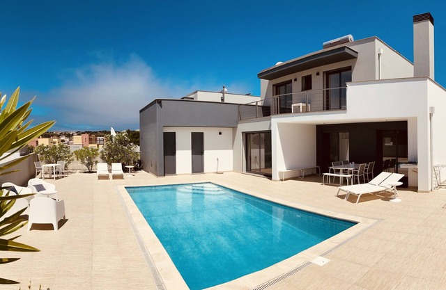 Villa with (heated) private pool close to beach and Lagoon Obidos