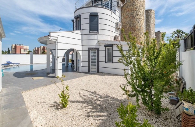 Villa with Magnificent Architecture in Belek-Awz165