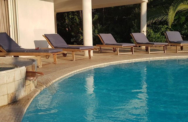 Villa with pool and jacuzzi sea view 5 minutes from the beach