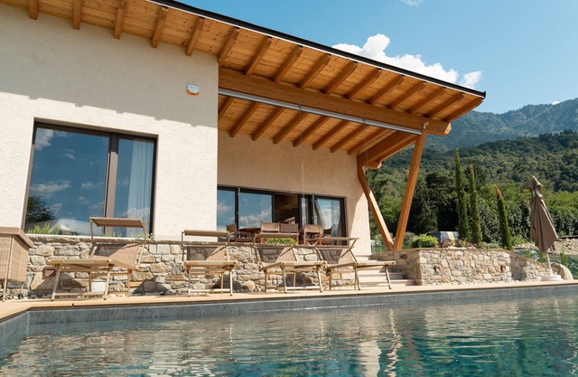 Villa with private heated pool, Lake Como Colico, 4 bedrooms, 4 bathrooms