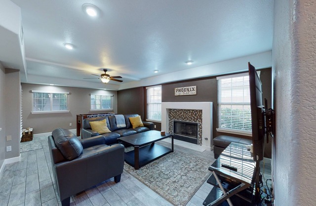 Villa with private pool, spa, outdoor kitchen, firepit, foosball, & lake access