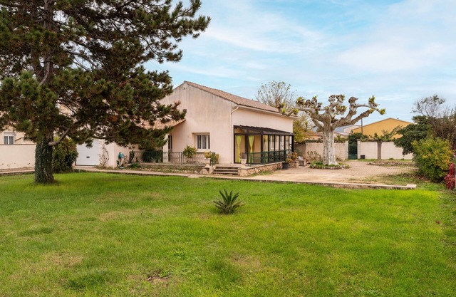 Villa with Private Terrace & Wi-Fi