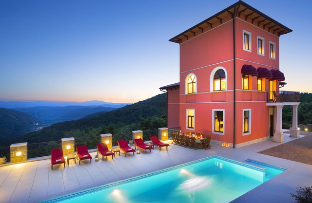 Villa with SPA and outdoor pool in central Istria