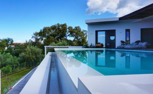 Villa Zaverda - Tranquil Haven: Luxury Villa with Private Pool