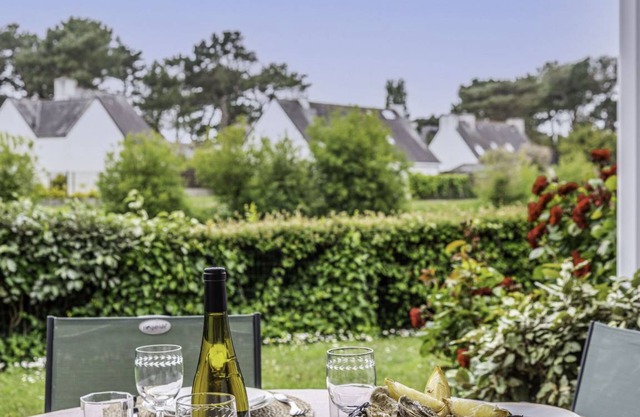 Village De Légenèse 100.3