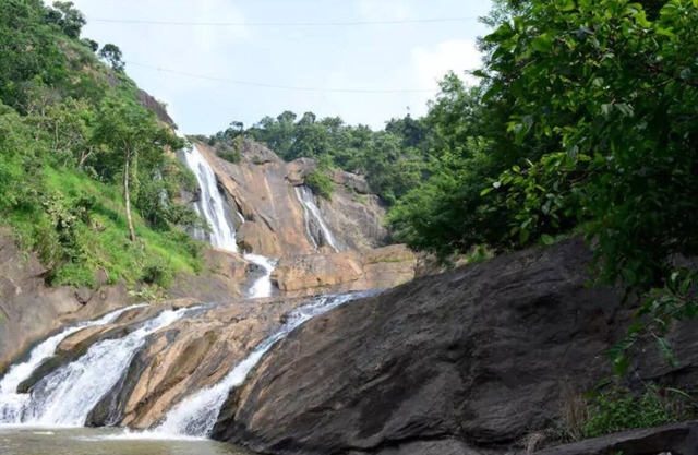 VILLAGE HOME STAY - IDUKKI