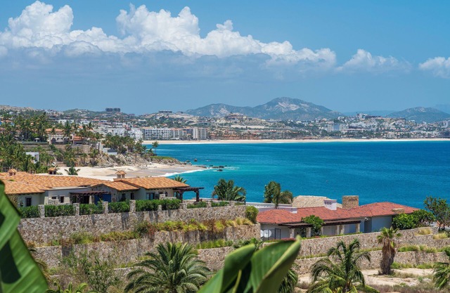 VILLAS DEL MAR OCEAN SIDE VILLA 4 BEDROOM WITH PRIVATE POOL AND JACUZZI