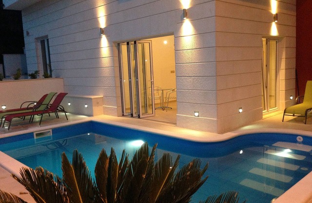 Villasanta De Luxe 2+2 with Outdoor Pool