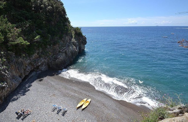 Villino Supremo: A characteristic two-story cottage which faces the sun and the sea, with Free WI-FI.