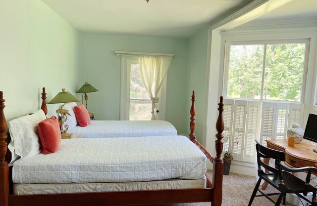 VineCliff- Hundred Acre Haven-2