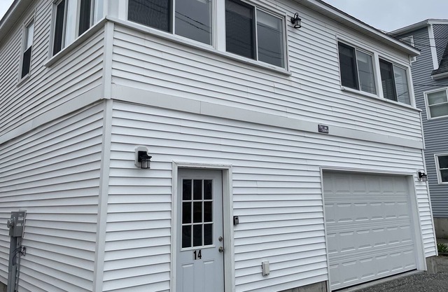 Vintage Hampton Cottage - 5 min walk to beach!