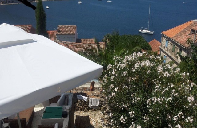 Vintage Sea View Studio - Apartment