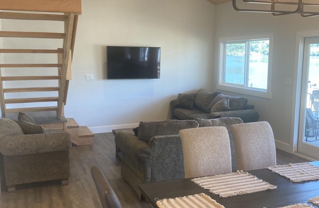 Vintners Creek Cottage on Osoyoos Lake