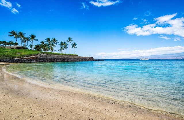 🏖️VIP Beach Pass Included | Tropical Views | Quiet Complex | vrKCV🏖️