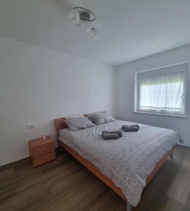 Vipava Valley Stay - Apartment Miki - With Patio, Parking & Pets OK
