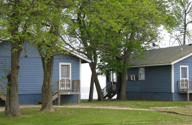 Virginia Landing Camping Resort Cabin 18