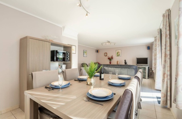 Vissershuisje 9/18 by Interhome